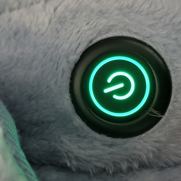 Heated Blanket with USB Connection (Battery Pack Not Included) Can Use Powerbank - Picture 9 of 16